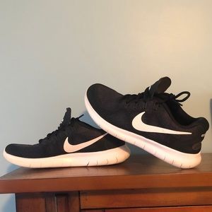 Nike Free RN Running Sneakers Black and White Sz 9